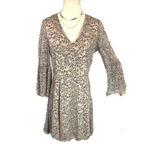 Eliza J Size 6 Dress Lace Fit and Flare Nude Tan Gray Bell Sleeve Dress - Picture 4 of 17